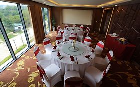 Muong Thanh Holiday Con Cuong